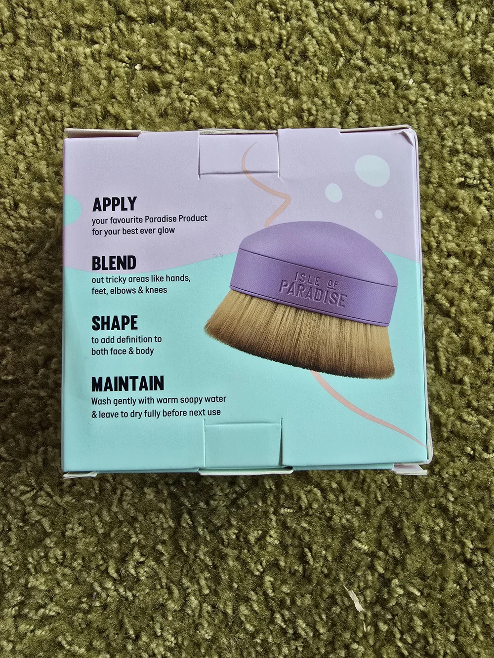 Isle of Paradise Shape and Glow Big Blending Brush - Purple